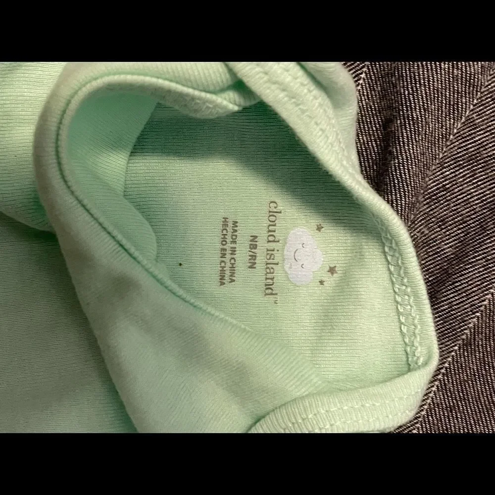 Newborn onesies - Picture 5 of 13